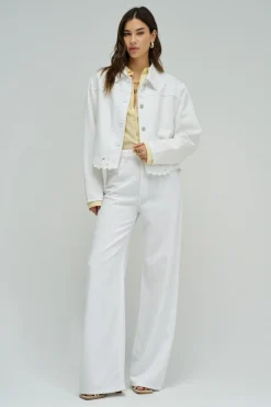 Chaqueta vaquera con bordados
