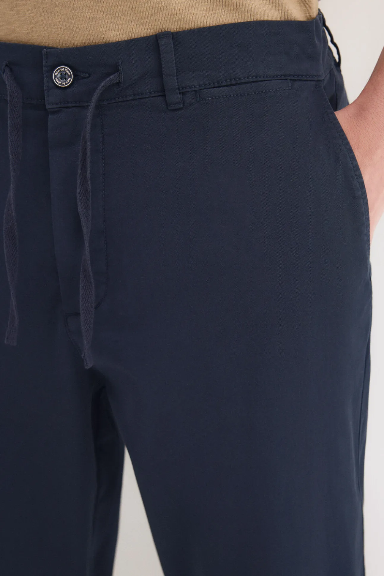 Chino estructura con cordones regular fit