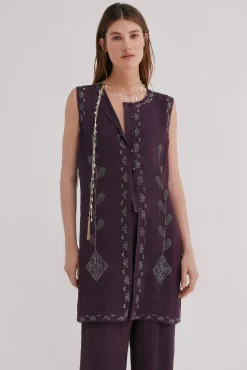 Cira. Blusa bordada