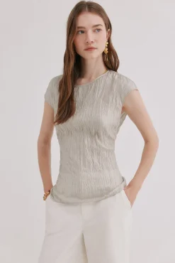 Claudia. Top con textura plisada