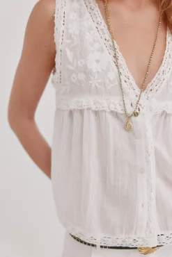 Cora. Blusa romántica