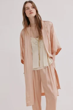 Elora. Kimono fluído satinado