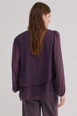 Gala. Blusa con lazada