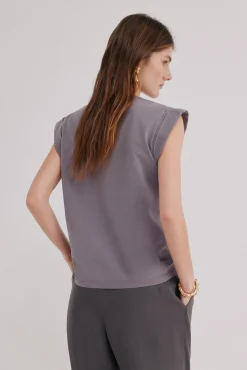 Mabel. Camiseta con solapa