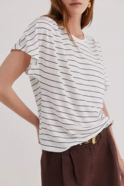 Mía. Camiseta de rayas
