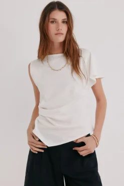 Melania. Camiseta asimétrica