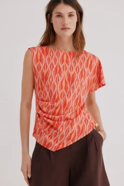 Melania. Camiseta asimétrica