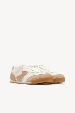 Mia. Zapatilla en serraje