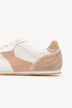 Mia. Zapatilla en serraje