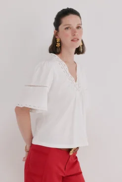Mireia. Camiseta bordados