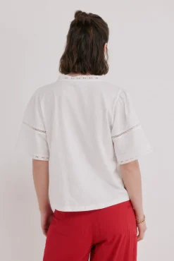 Mireia. Camiseta bordados