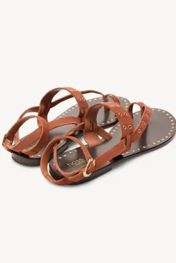 Miren. Sandalias de ante con tachas