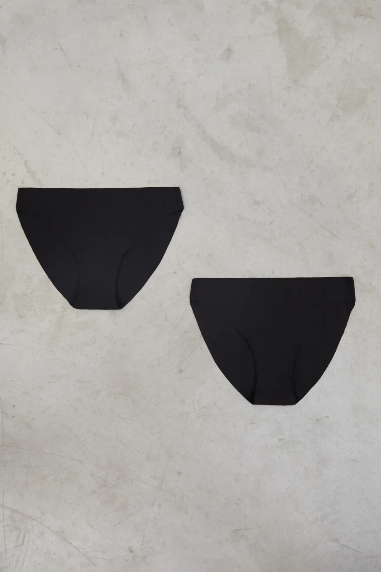 Pack 2 bragas clásicas negro laser cut