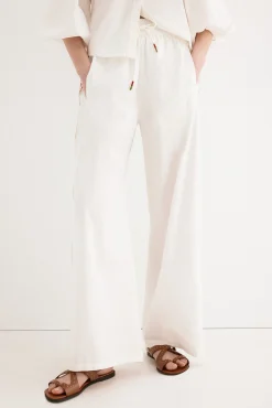 Pantalón bordado