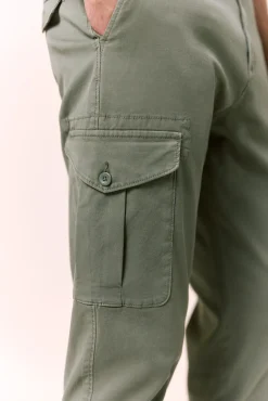 Pantalón cargo slim