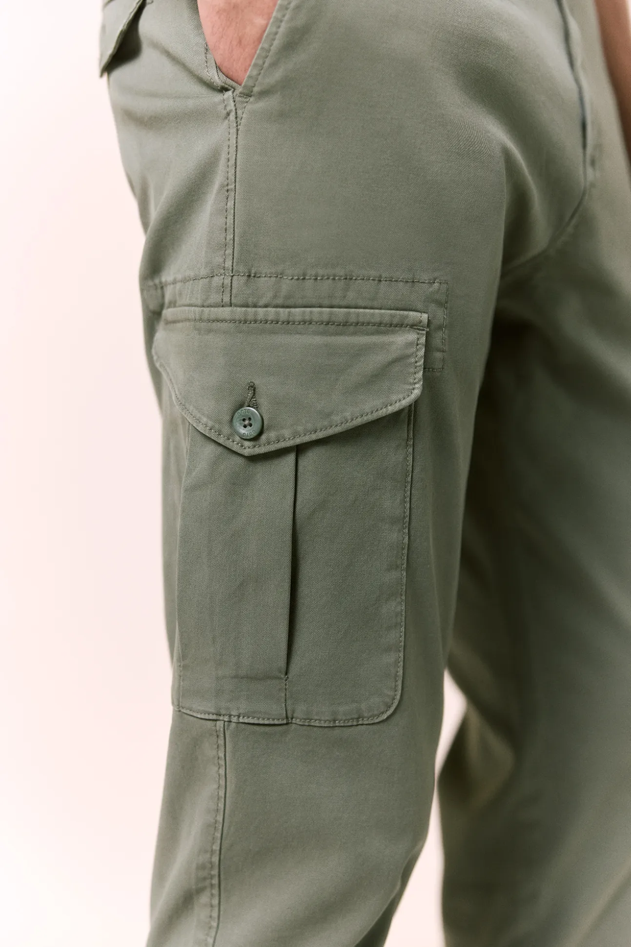 Pantalón cargo slim