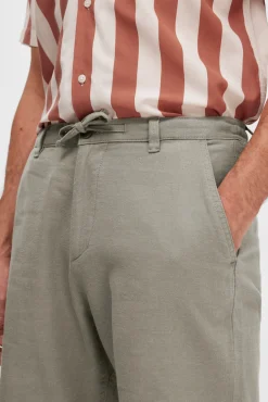 Pantalón chino corto