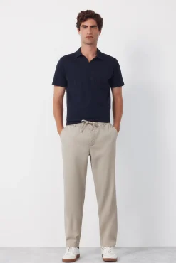 Pantalón chino tapered ligero