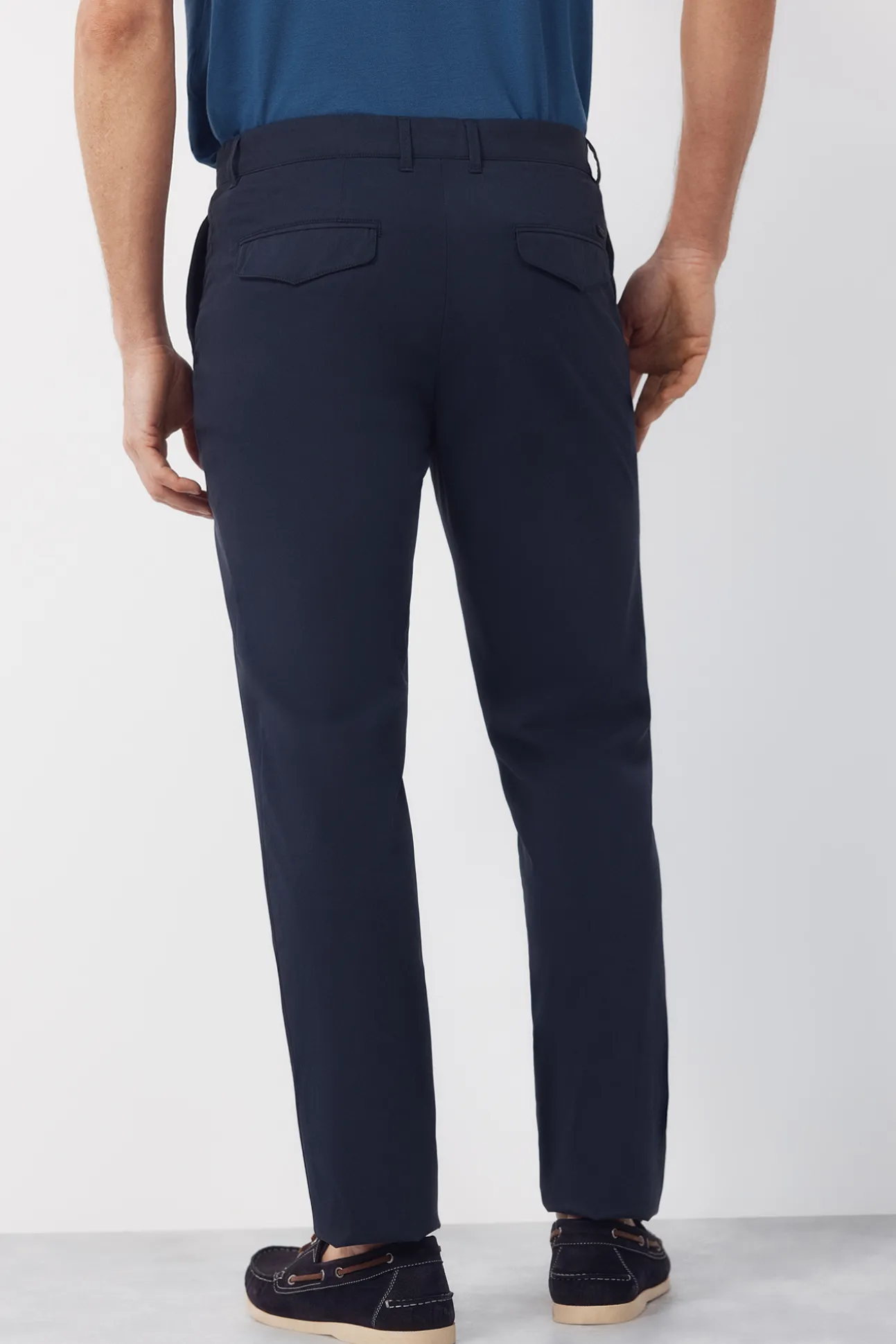 Pantalón chino técnico slim ligero