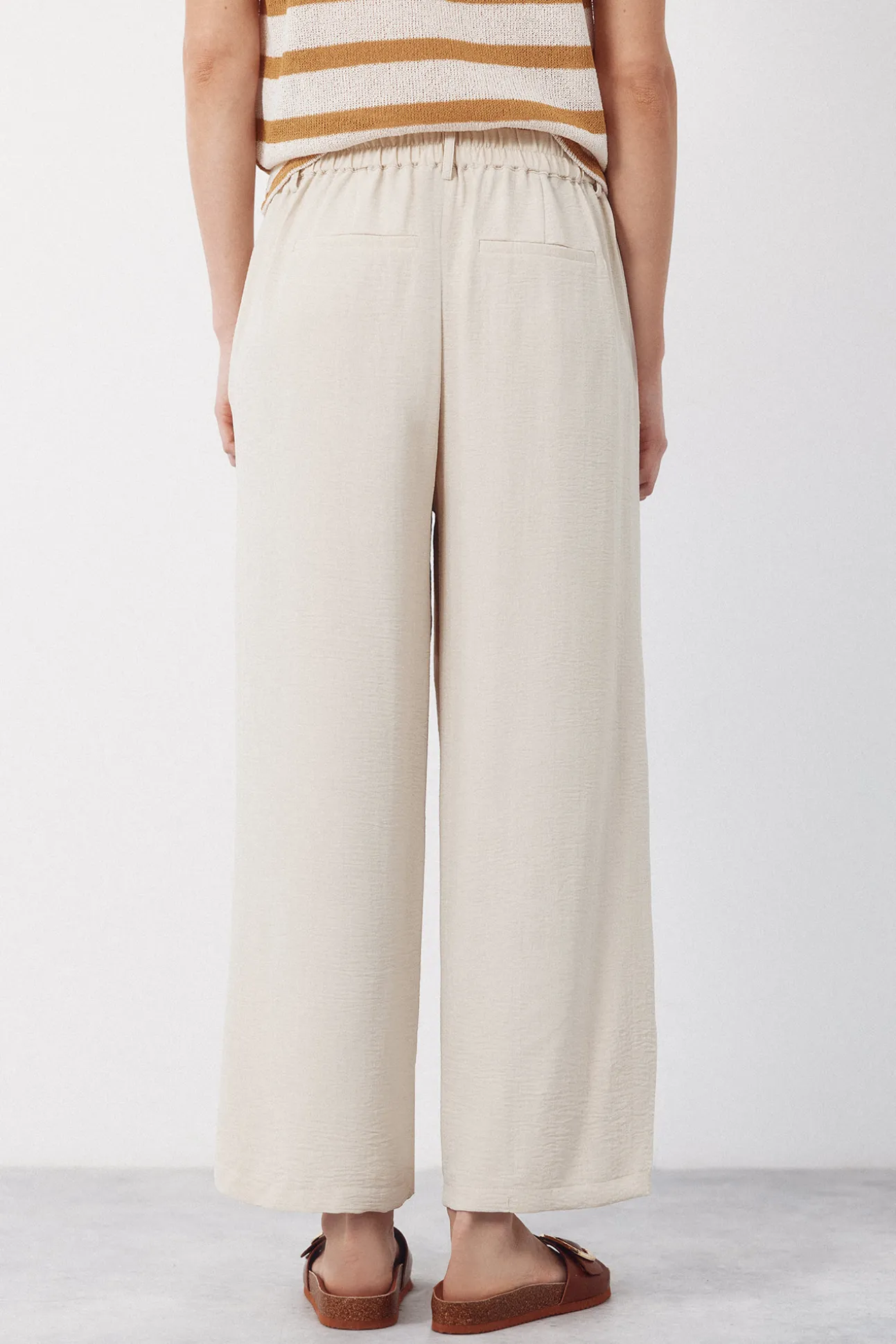 Pantalón con textura
