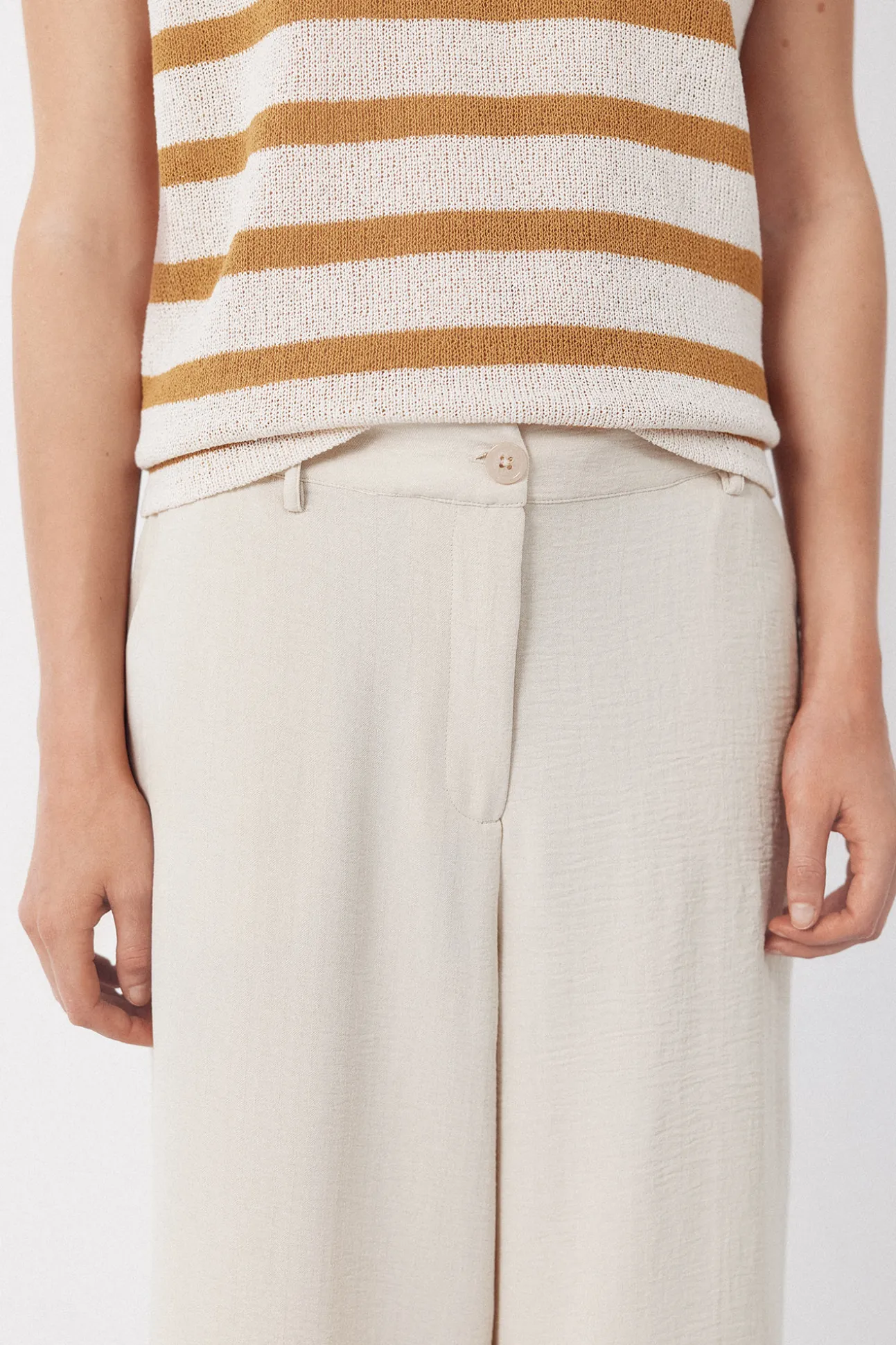 Pantalón con textura