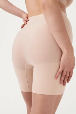 Pantalón corto a media pierna compresion media nude SPANX