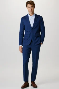 Pantalón de traje Slim Fit confeccionado con materiales reciclados.