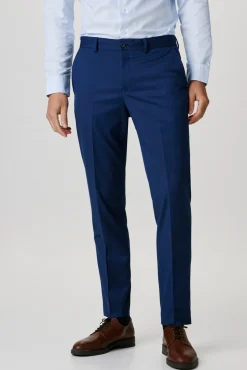 Pantalón de traje Slim Fit confeccionado con materiales reciclados.