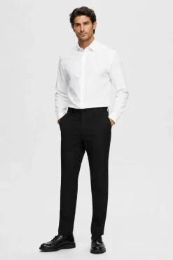 Pantalón de traje Slim Fit confeccionado con materiales reciclados.