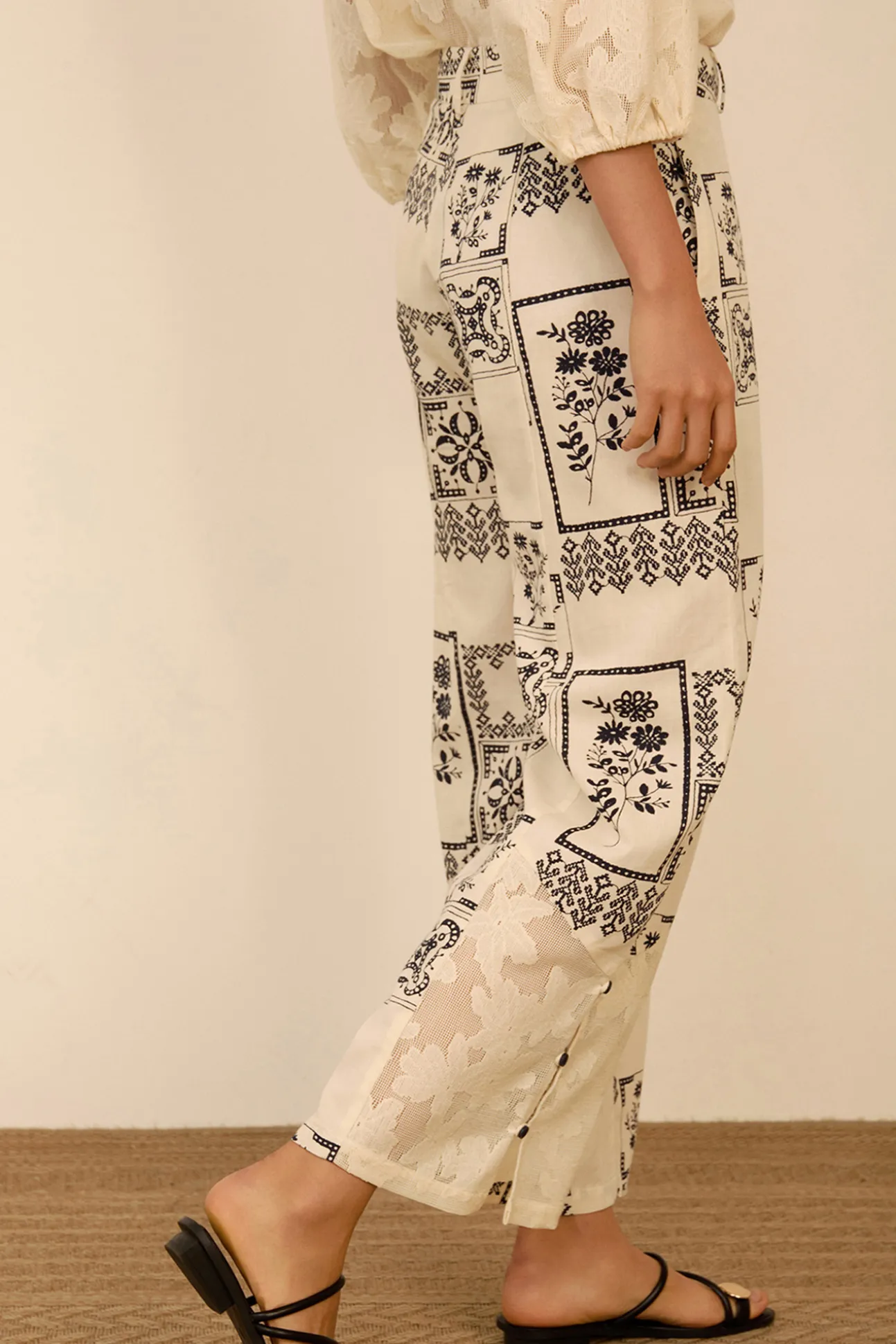 Pantalón estampado bimateria