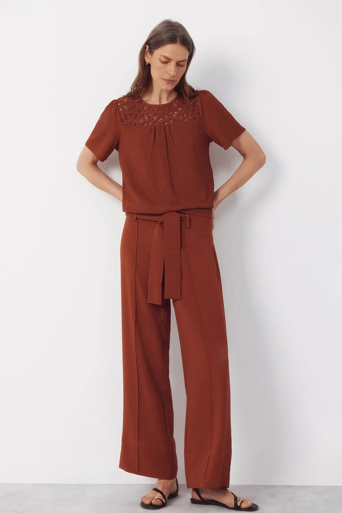 Pantalón estructura fluído