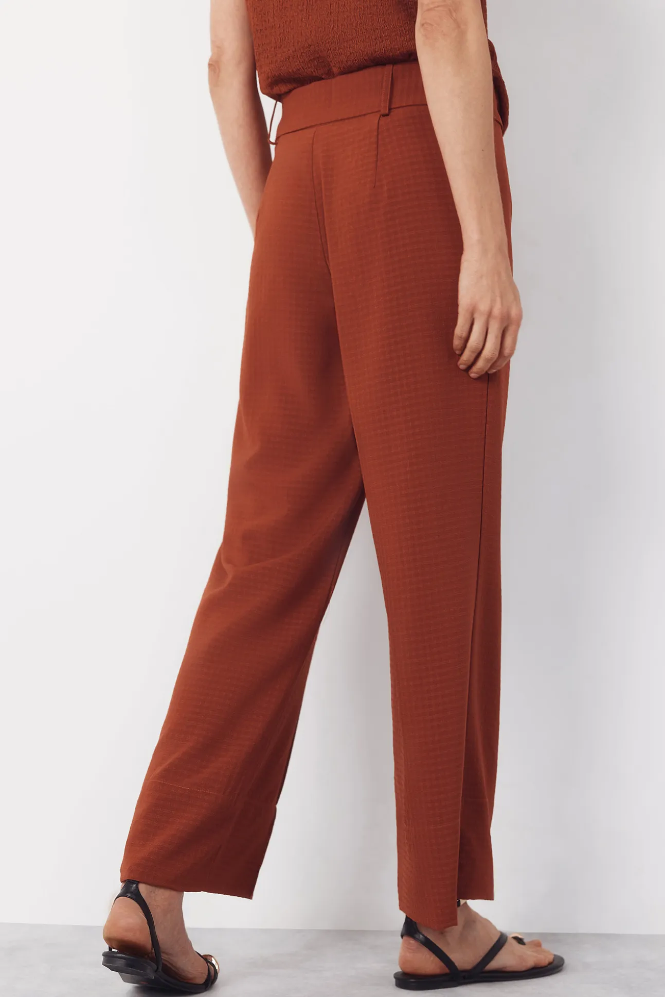 Pantalón estructura fluído