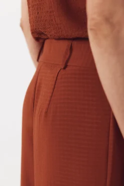 Pantalón estructura fluído