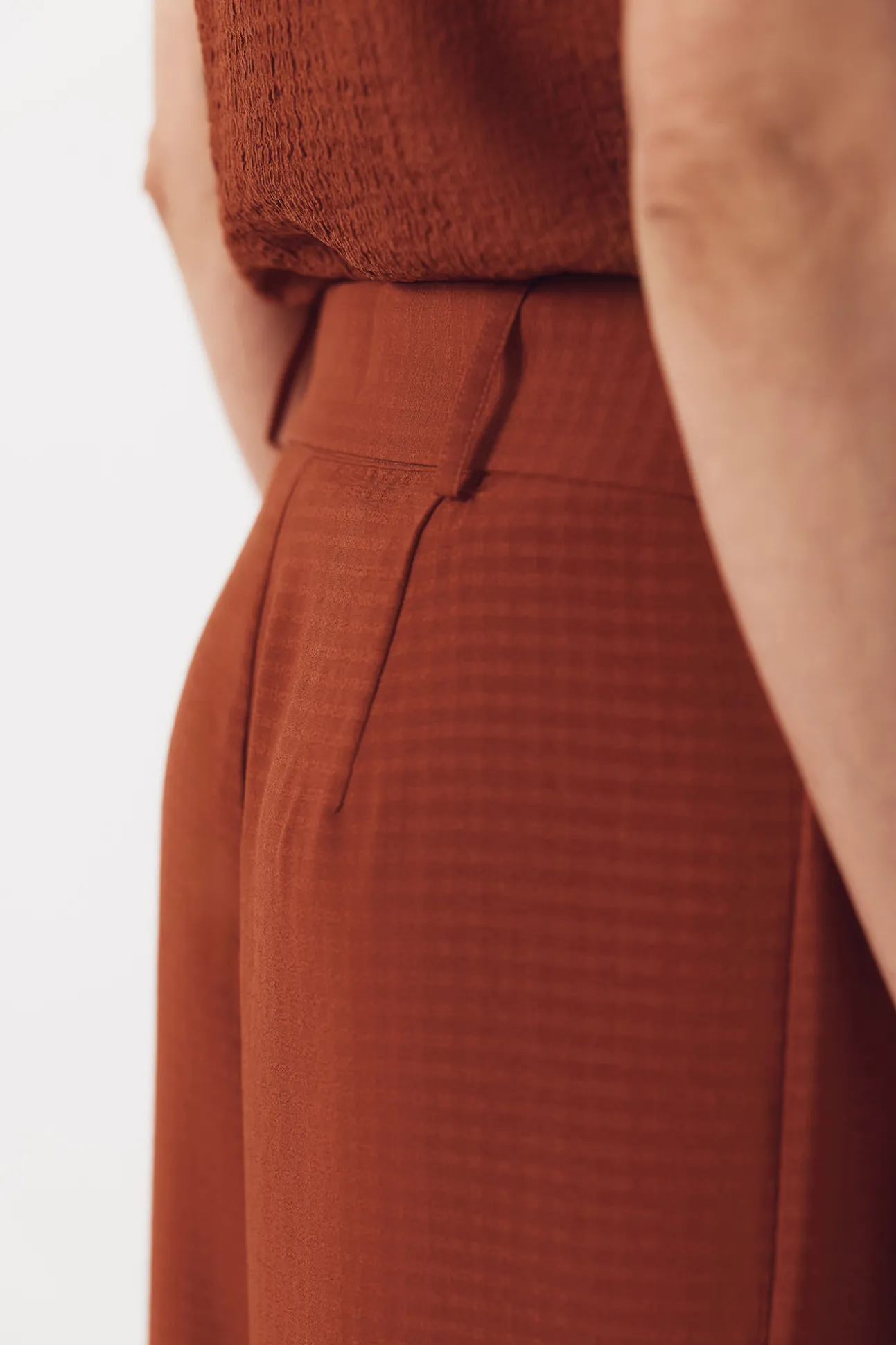 Pantalón estructura fluído