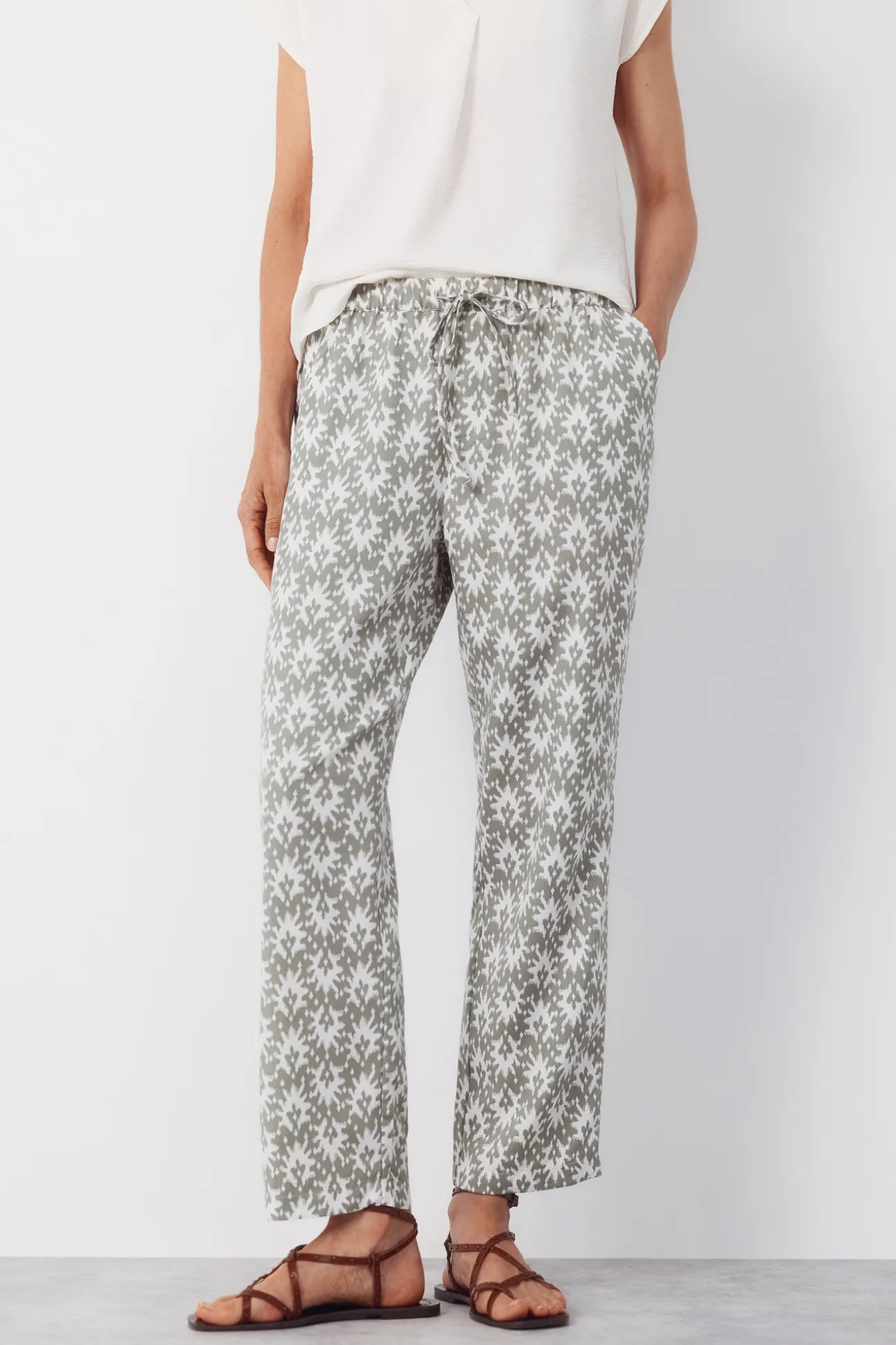 Pantalón fluído estampado