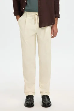 Pantalón informal con pinza