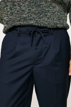 Pantalón informal con pinza