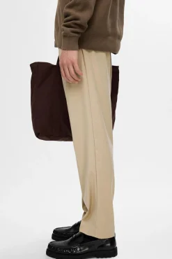 Pantalón informal con pinza