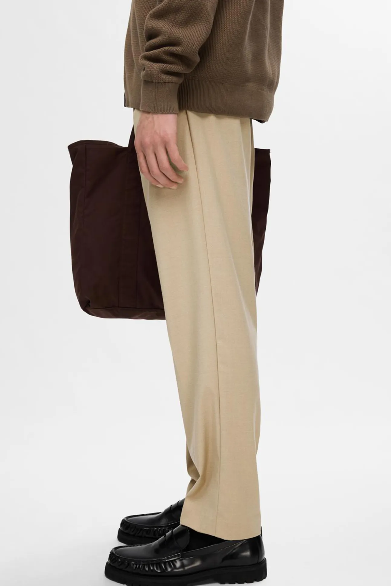 Pantalón informal con pinza