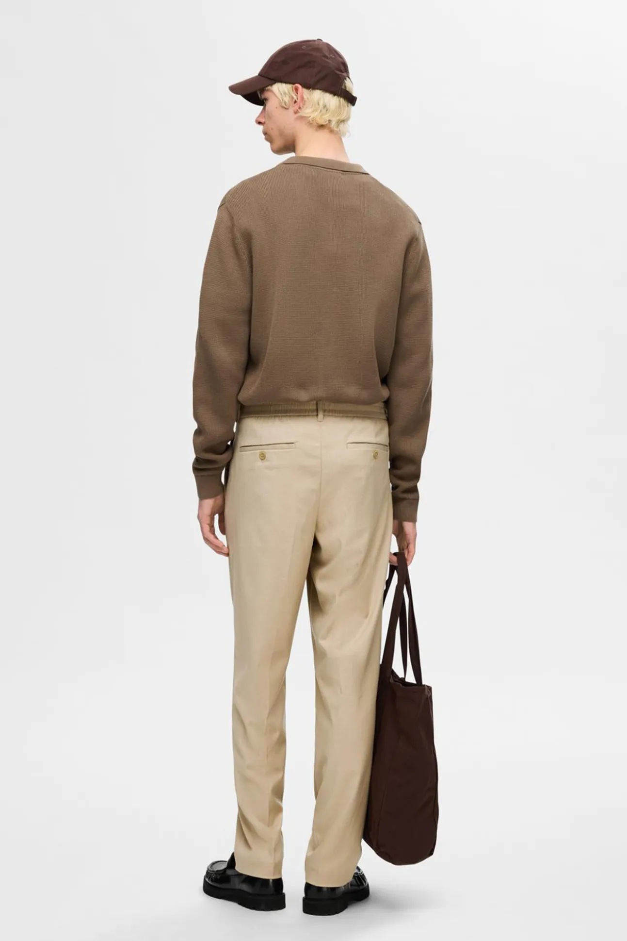 Pantalón informal con pinza