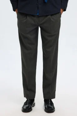 Pantalón informal con pinza
