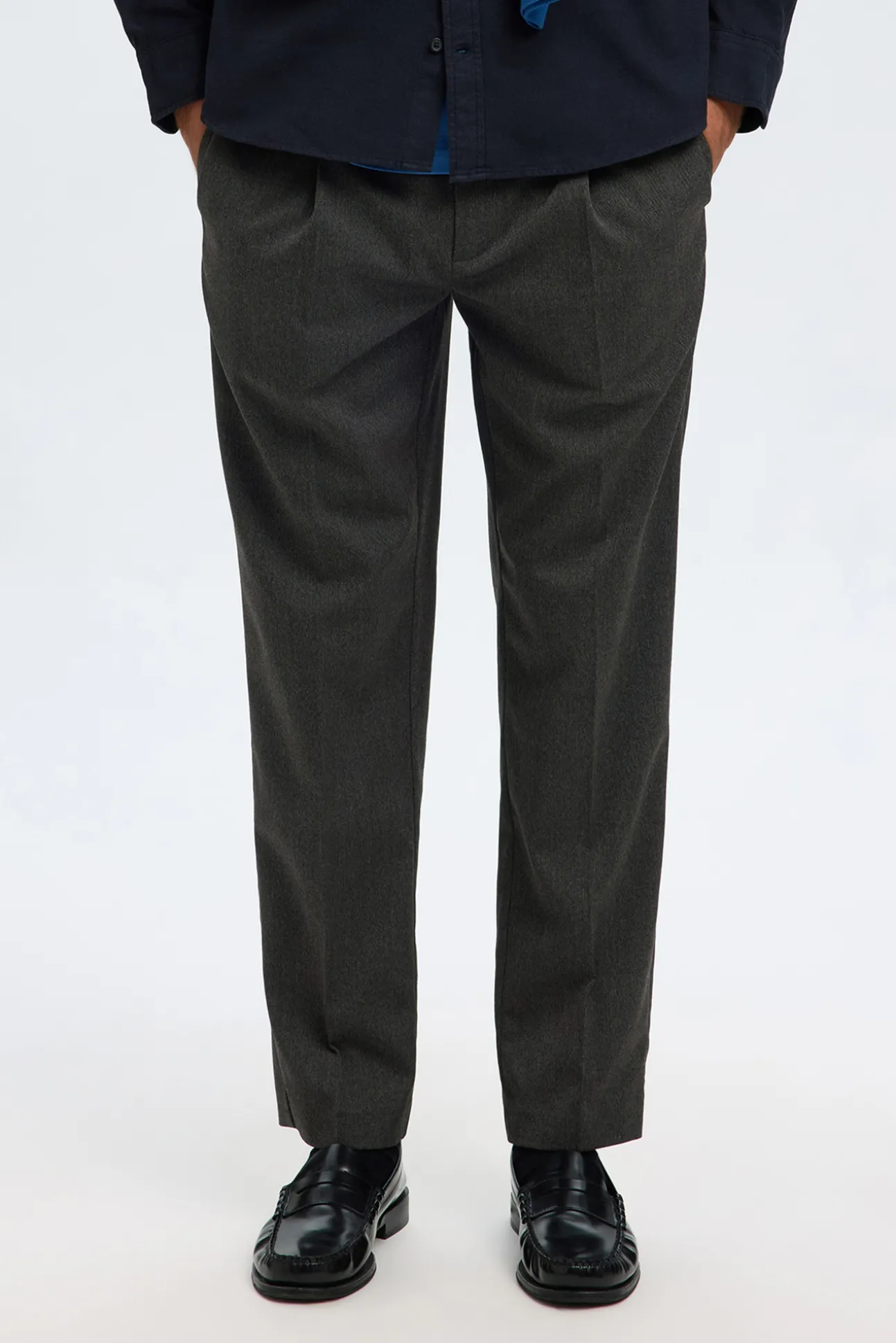 Pantalón informal con pinza