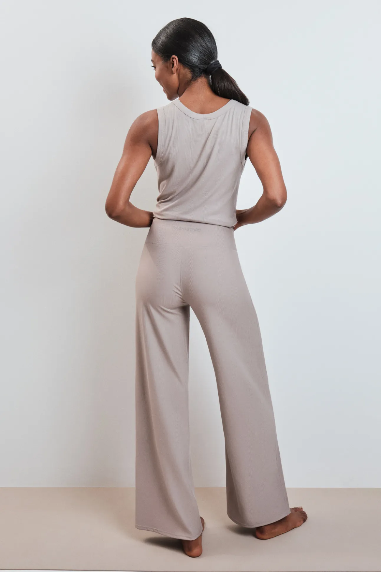 Pantalón largo palazzo rib beige