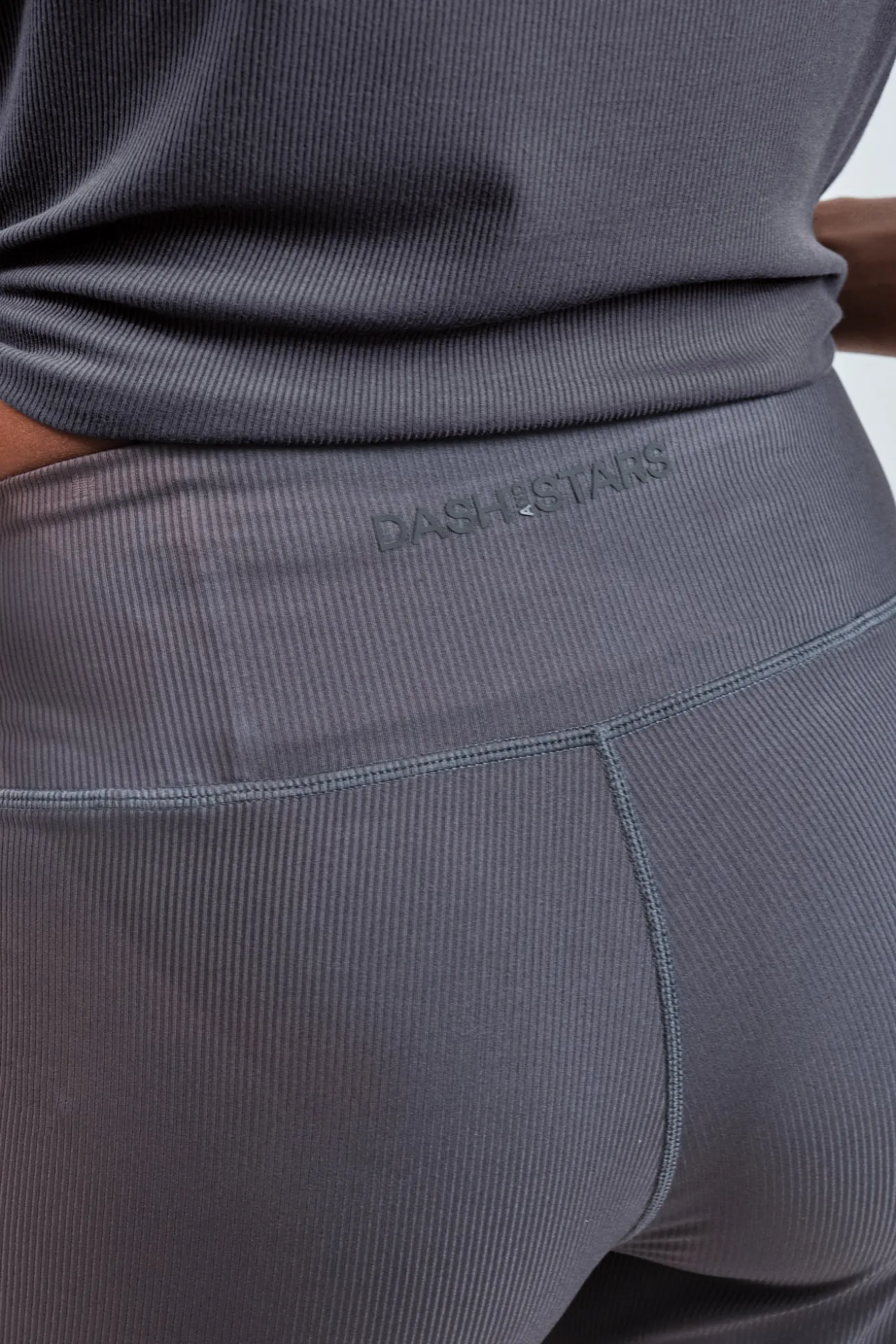 Pantalón largo palazzo rib gris