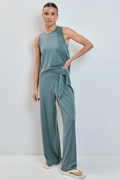 Pantalón largo palazzo tacto suave verde