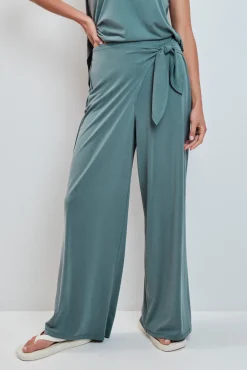 Pantalón largo palazzo tacto suave verde