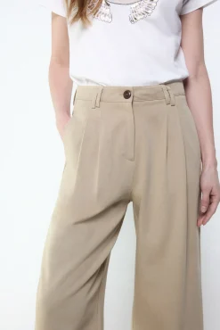 Pantalón tobillero ancho