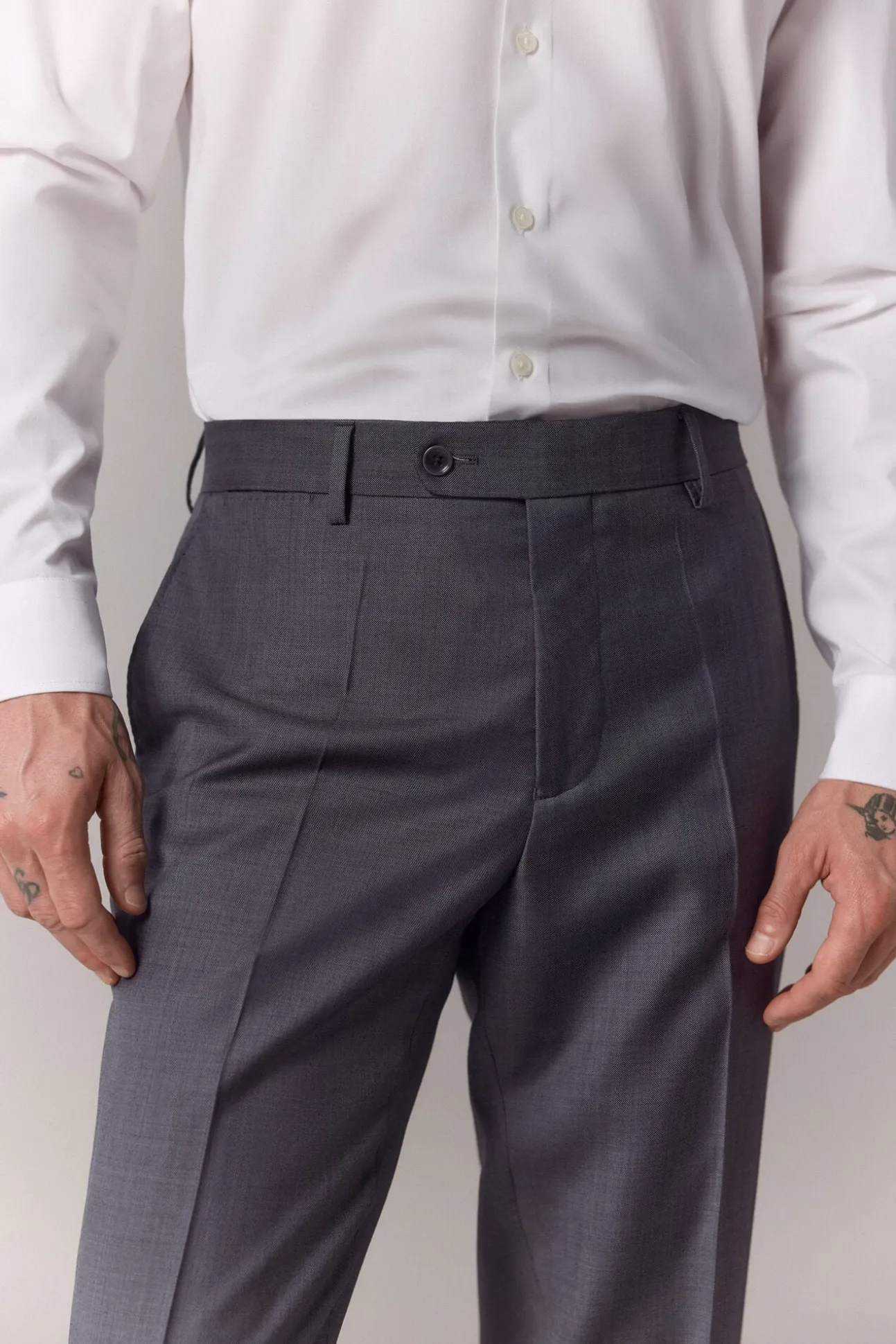 Pantalón traje serreta
