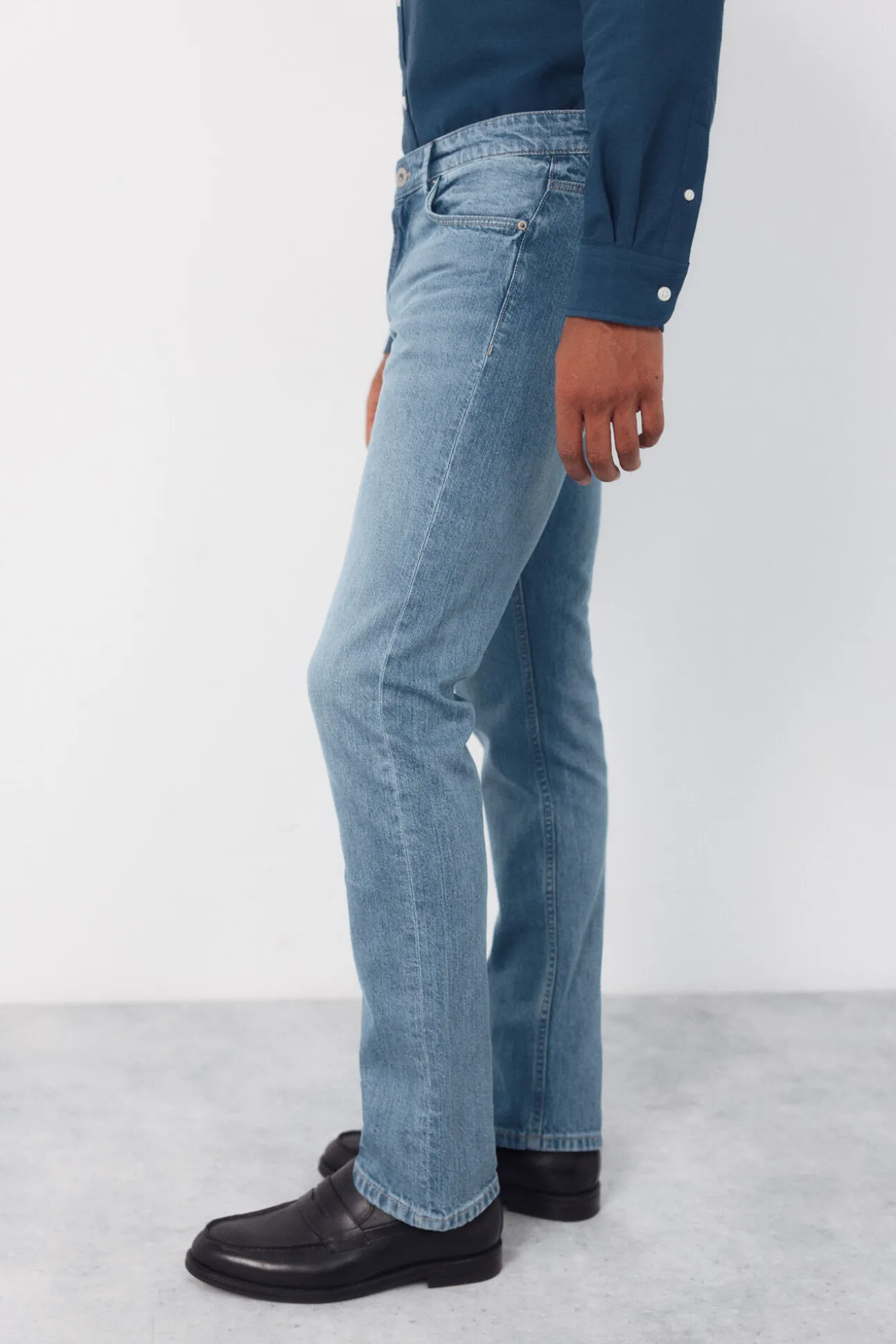 Pantalón vaquero ligero slim fit