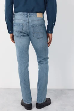 Pantalón vaquero ligero slim fit